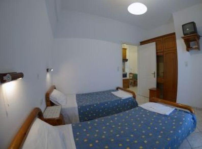 Villa Leonidas Agios Stefanos Avliotes  Exteriör bild